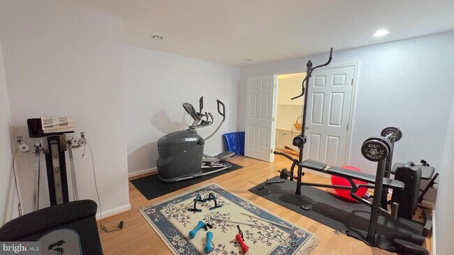 Building Photo - 7659 Shuttington Dr