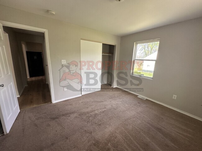 Building Photo - 904 Idaho St