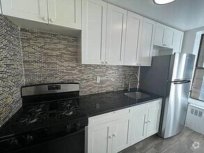 Building Photo - 2 bedroom in BRONX NY 10460