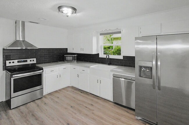 Building Photo - Fully Remodeled Home in the Heart of Belmont