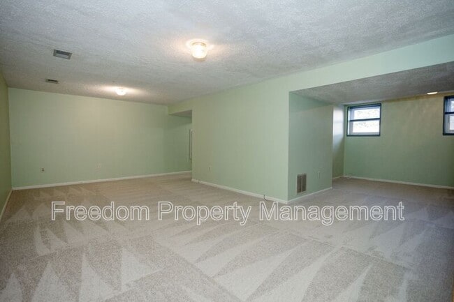 Building Photo - 8768 Tomislav St