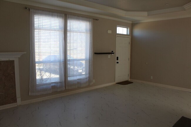 Building Photo - 3 Bed 2 Bath Home for Rent in Anza on 2 pl...