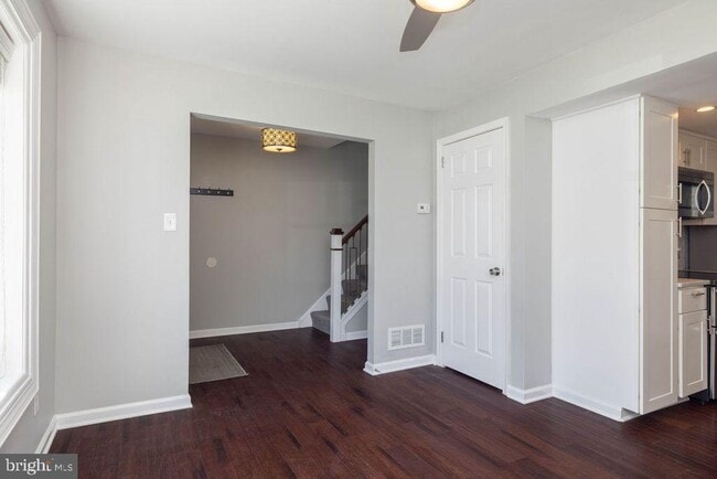 Building Photo - 3206 Emerald Pl