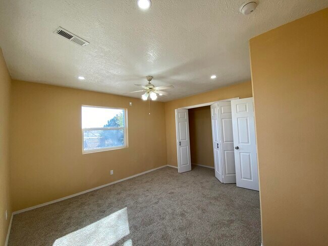 Building Photo - 72 Aspen Dr