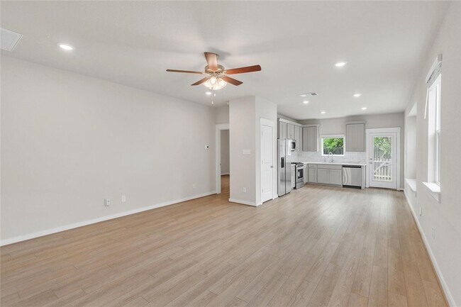 Building Photo - 17104 Crane Fly Dr