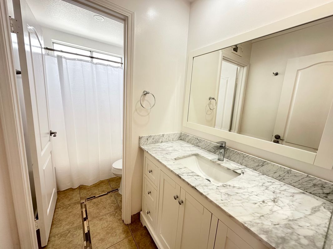 Building Photo - 45202 Pickford Ave