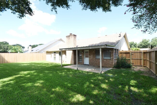 Building Photo - 915 Comstock Springs Dr