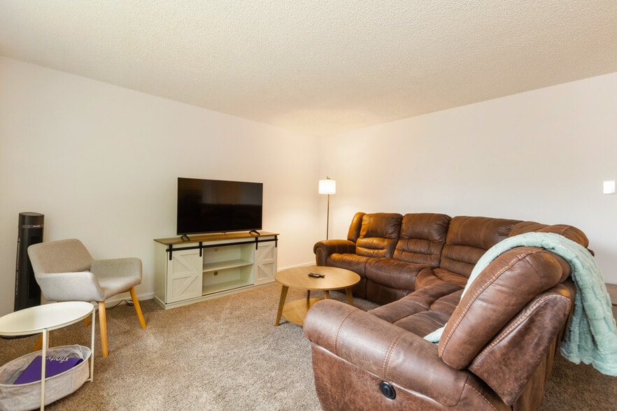 Building Photo - 15704 Ash Way