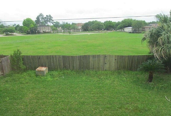 Building Photo - 2823 Plantation Wood Ln