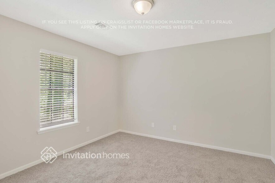 Building Photo - 5231 Mainstreet Park Dr