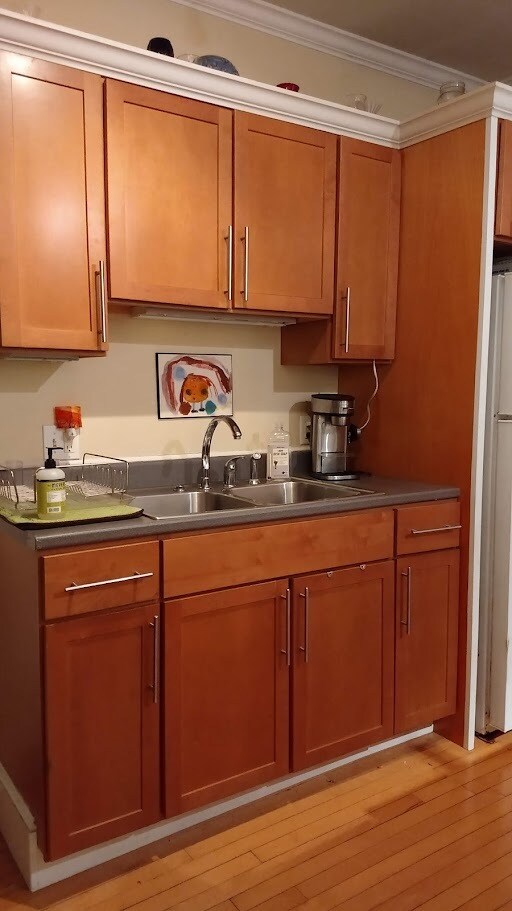 Building Photo - 325 Spring St