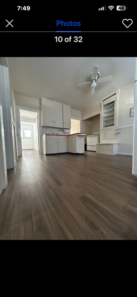 Building Photo - 909 Centre St