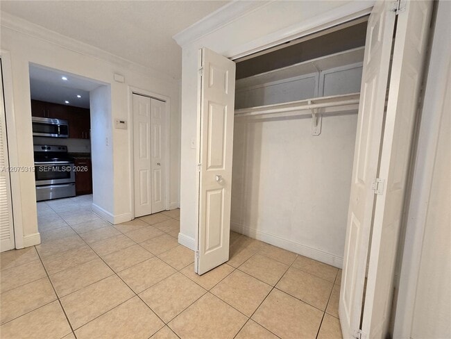 Building Photo - 6940 Miami Gardens Dr
