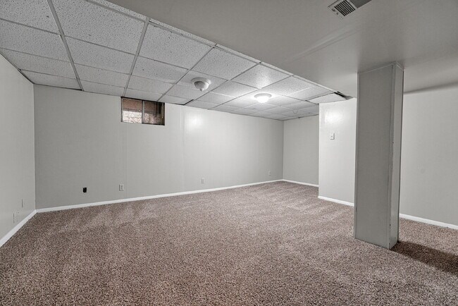 Building Photo - $2,535.95  - $300 OFF First Month's Rent - 4 Bedrooms, 2.5 Bathrooms, Single Family Home in Auror...