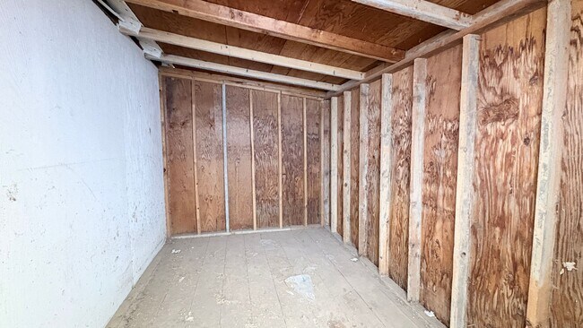 Building Photo - 1607 W Walnut St