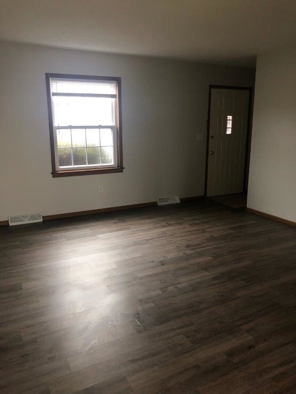 Primary Photo - 201 Country Villa Ln