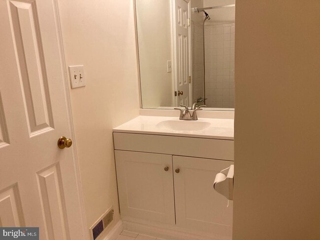 Building Photo - 15505 Villisca Terrace