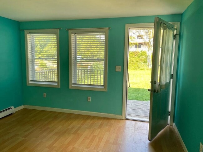 Building Photo - 71 Hickok St