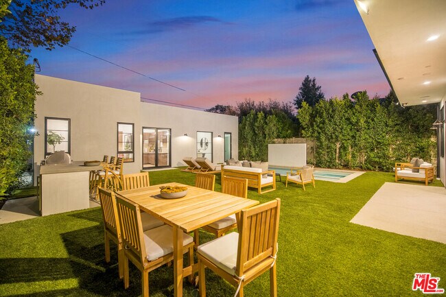 Building Photo - 4256 Camellia Ave