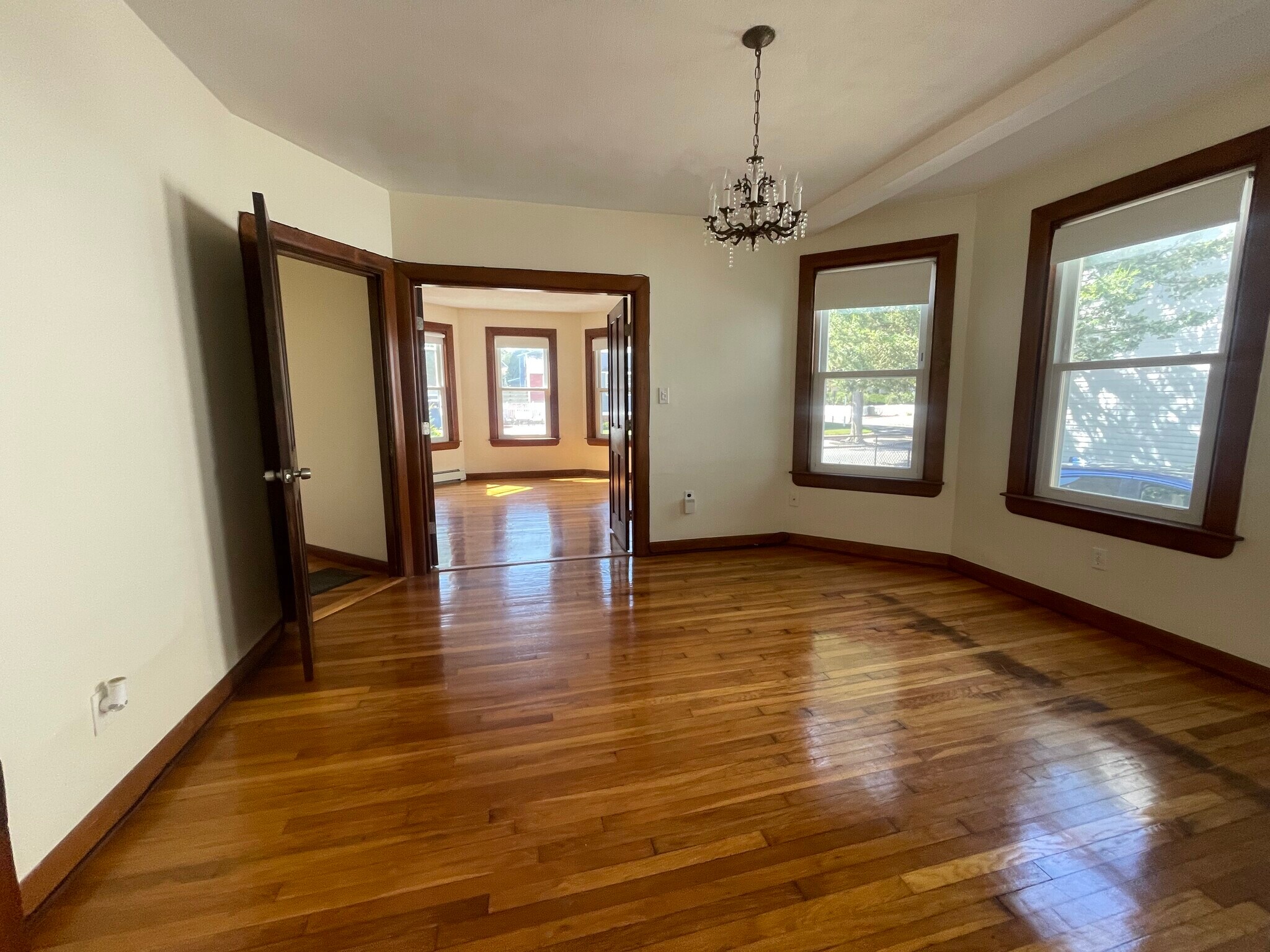 Building Photo - 48 Chester Ave