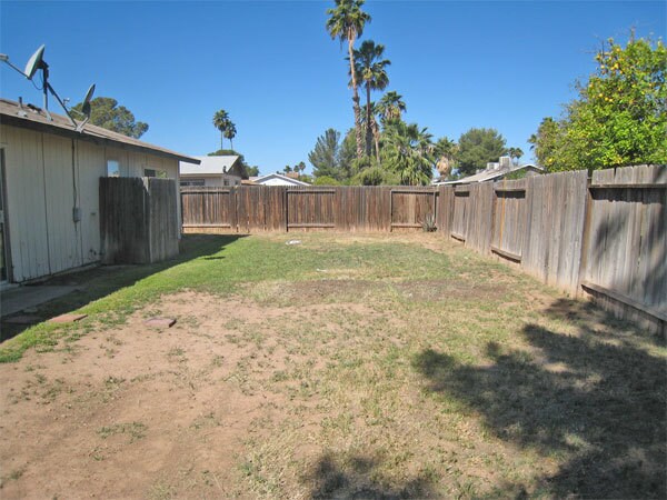 Building Photo - COMING SOON! 3 Bedroom 2 bath single family home