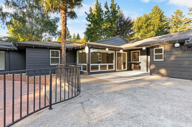 Building Photo - 3145 SW 98th Ave