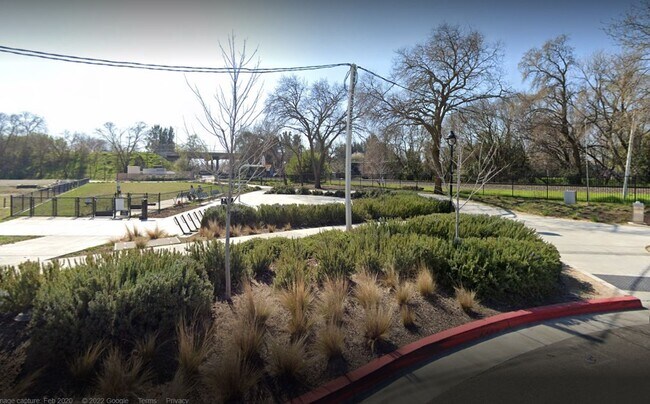 Building Photo - Nice 1 Bed 1 Bath upstairs apartment in the Cannery Neighborhood