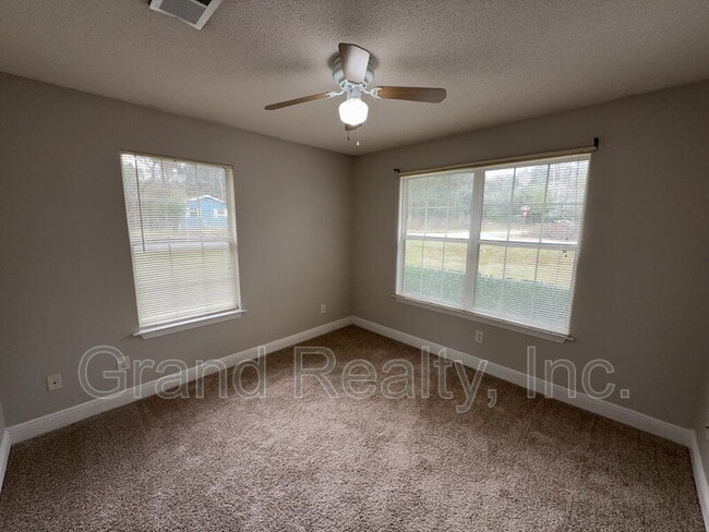 Building Photo - 6901 Ella St