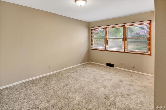 Building Photo - 3 Pem Rd