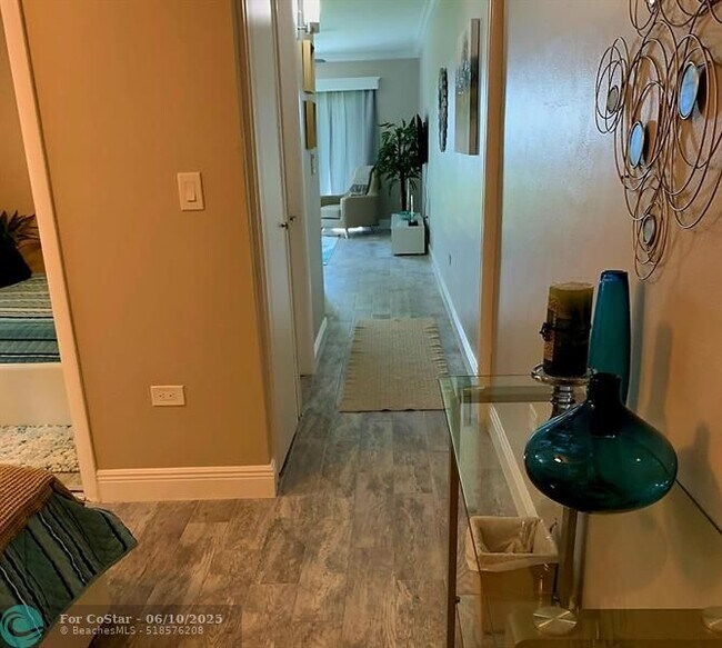 Building Photo - 300 Duck Key Dr