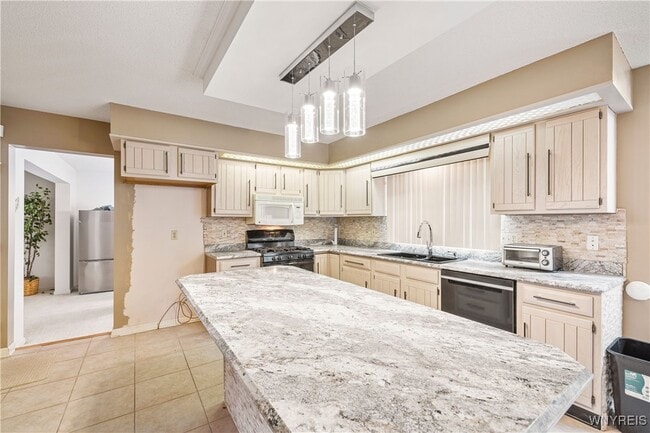 Building Photo - 66 Windsong Ct