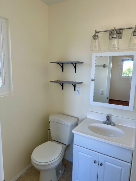 Building Photo - 480 Highland Dr