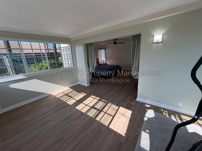 Building Photo - 237 Novara Dr