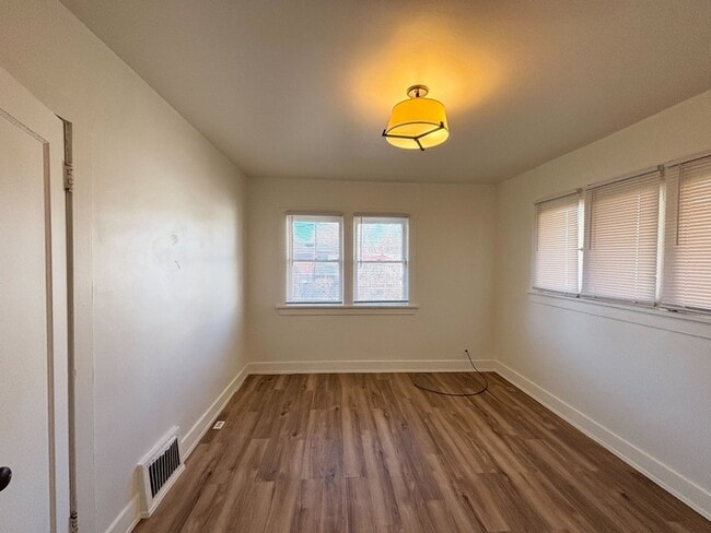 Building Photo - 361-361 Williams Ave S