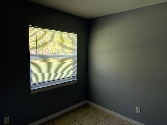 Building Photo - 2/1 in Groveland