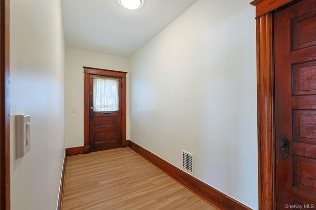 Building Photo - 34 Lagrange Ave