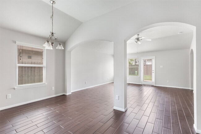 Building Photo - 21915 Saragosa Pond Ln