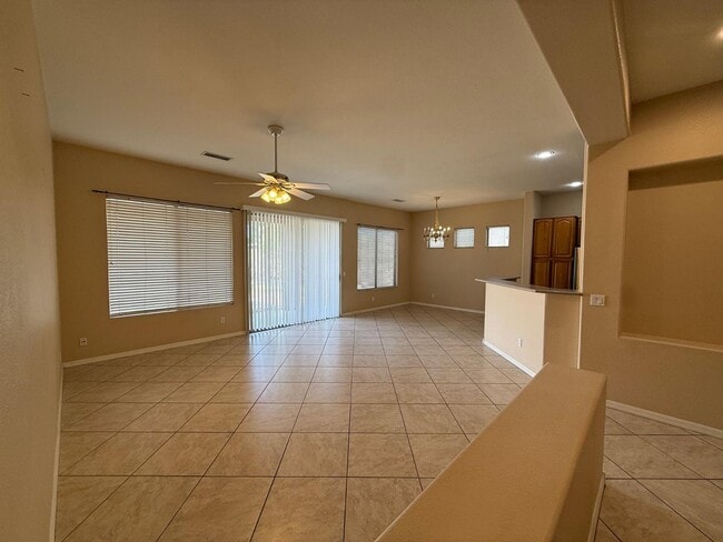 Building Photo - 432 W Carob Dr