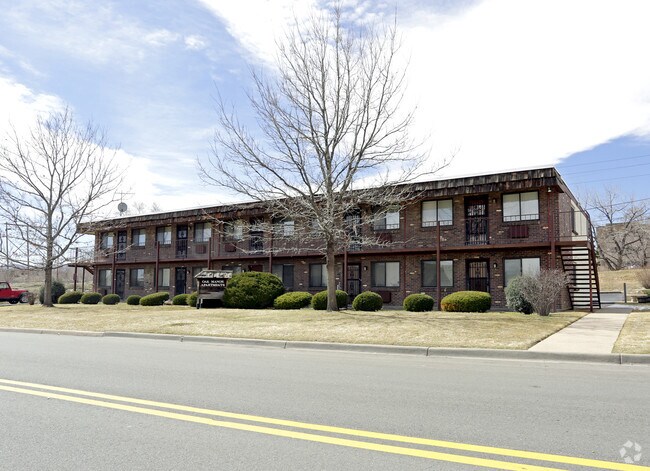 Building Photo - Oak Manor Apartments