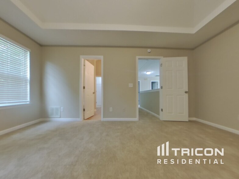 Building Photo - 2640 Thunder Basin Way