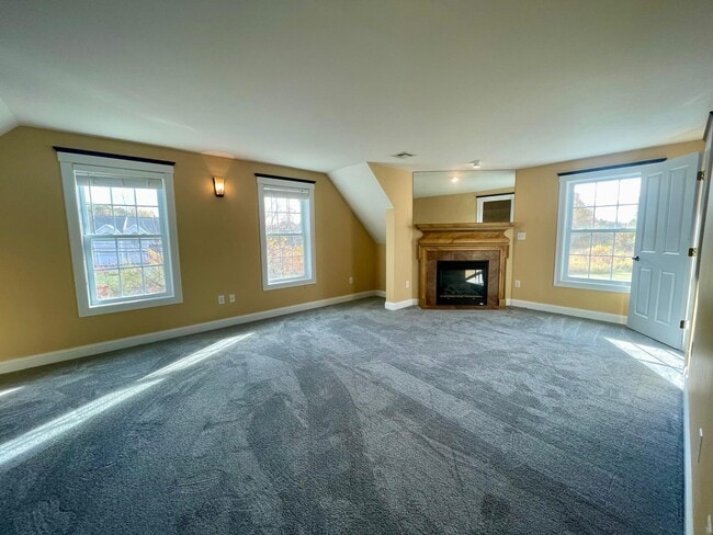 Building Photo - 27 Weare Rd