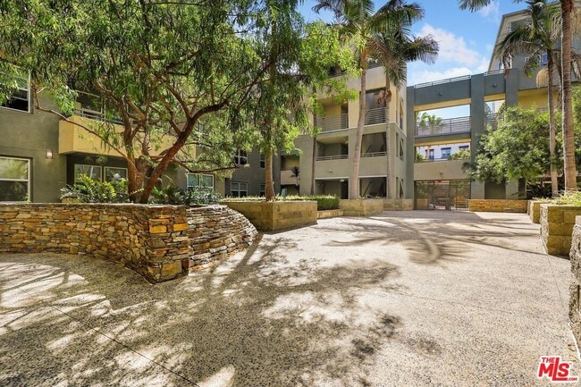 Building Photo - 7100 Playa Vista Dr