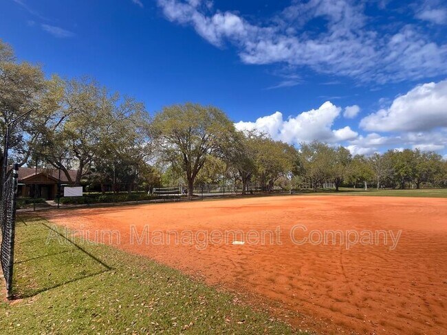 Building Photo - 9481 Highland Oak Dr