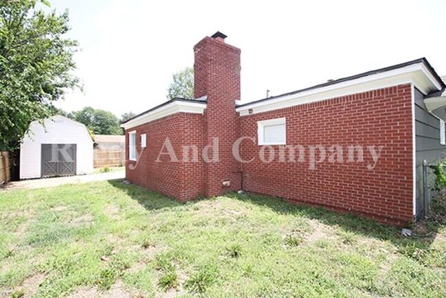 Building Photo - 4812 Avondale Ave