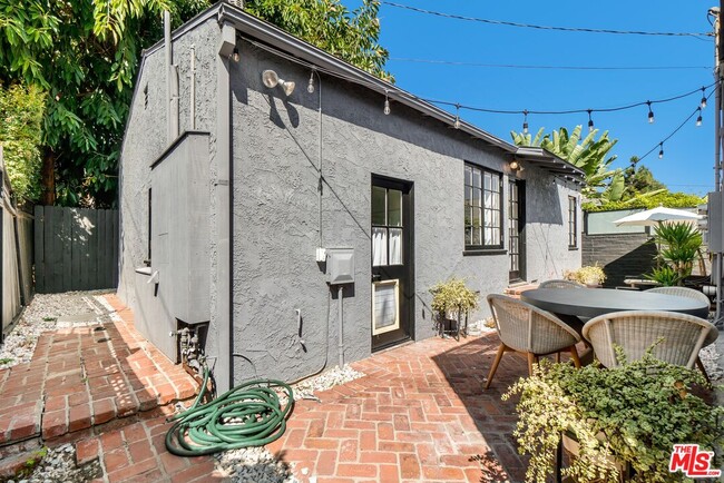 Building Photo - 8999 Norma Pl