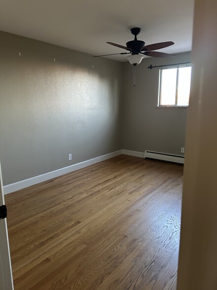 Master bedroom - 2295 E Asbury Ave