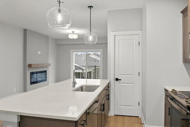 Building Photo - 1155 Marina Pkwy