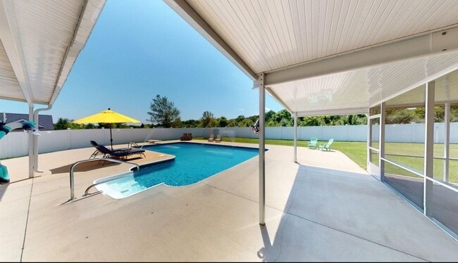 Building Photo - 132 Whispering Hill Ln