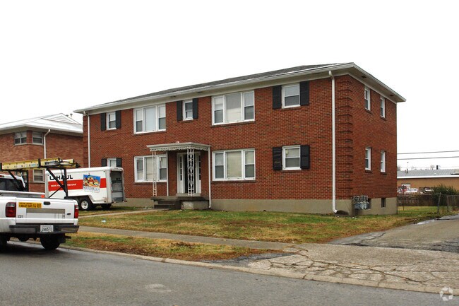 Building Photo - 3408 Rowena Rd