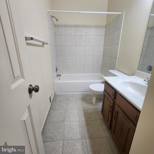 Building Photo - 6054 Rockton Ct